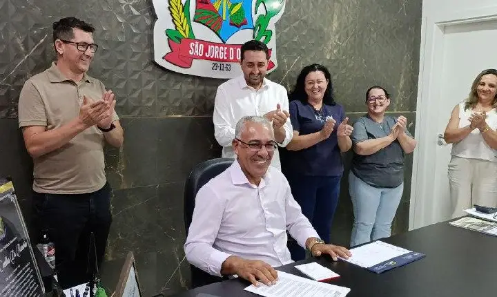Transmissão de cargo marca novo momento administrativo em São Jorge D’Oeste
