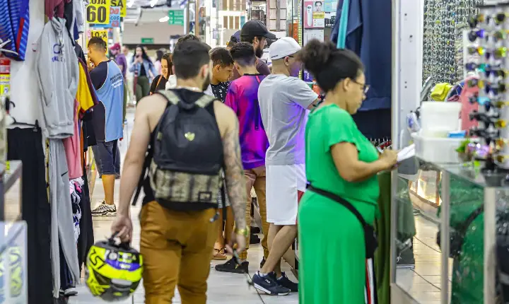 Vendas do comércio do Paraná atingem patamar mais alto em 26 anos