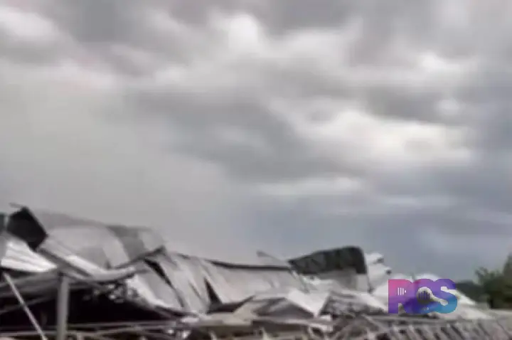 Ventos fortes derrubam galpão durante temporal em Dionísio Cerqueira