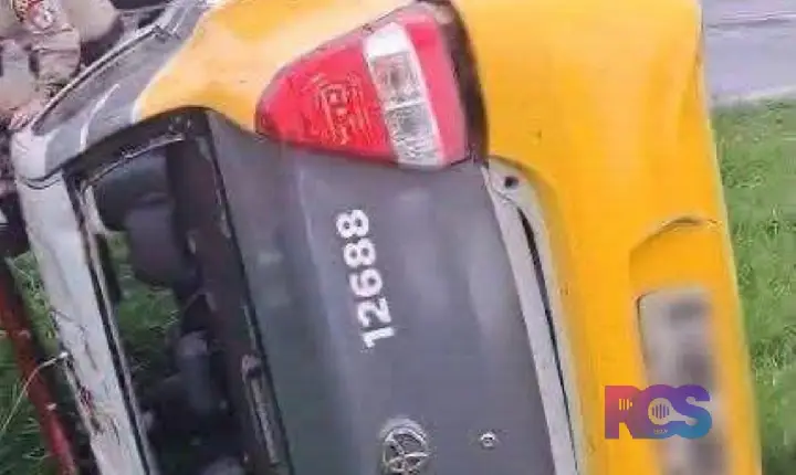 Viatura da Polícia Militar sai da pista na PR-180 entre Francisco Beltrão e Dois Vizinhos