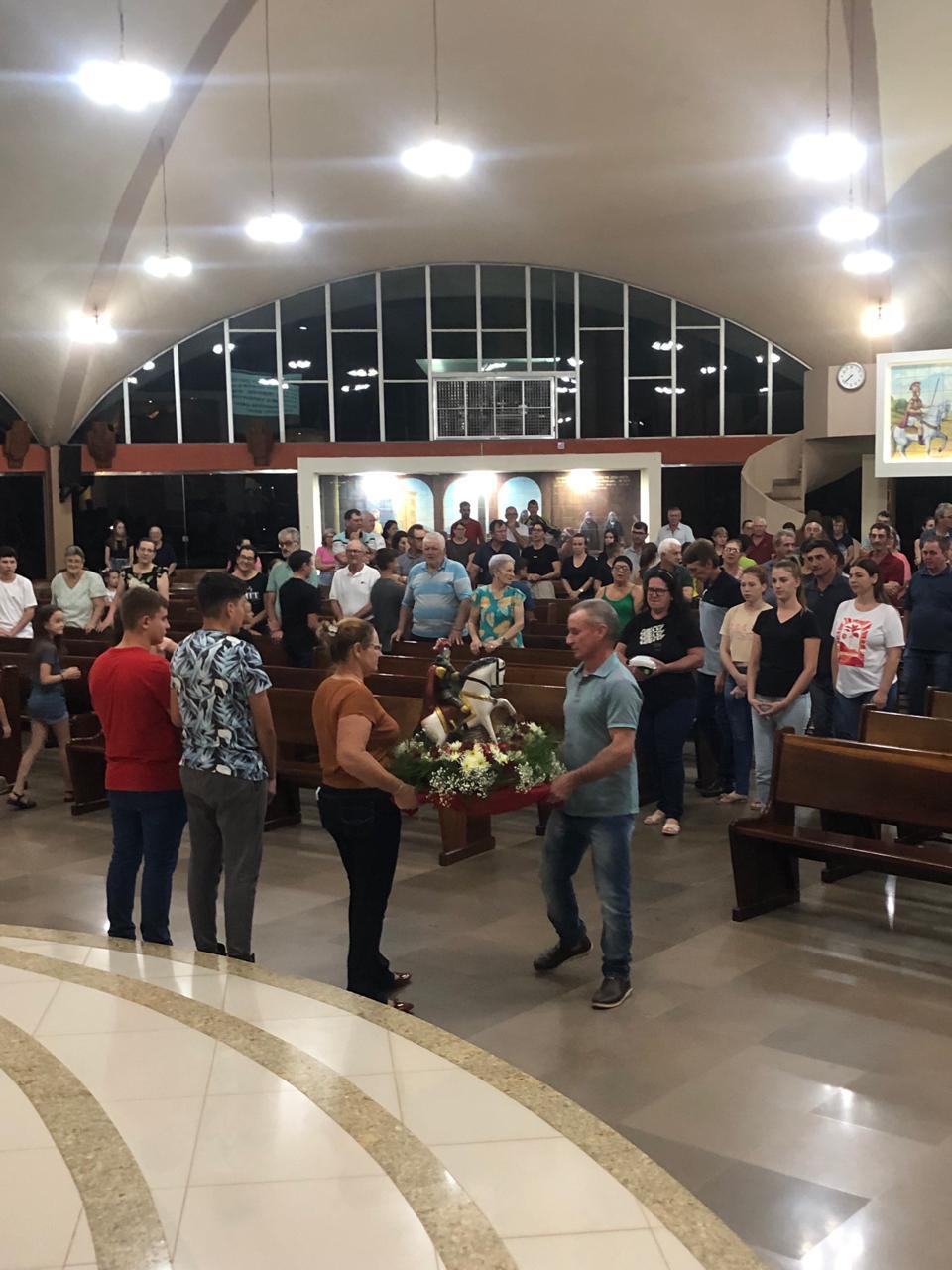 Paróquia São Jorge se prepara para a festa do Padroeiro com Novena em honra ao santo guerreiro. 