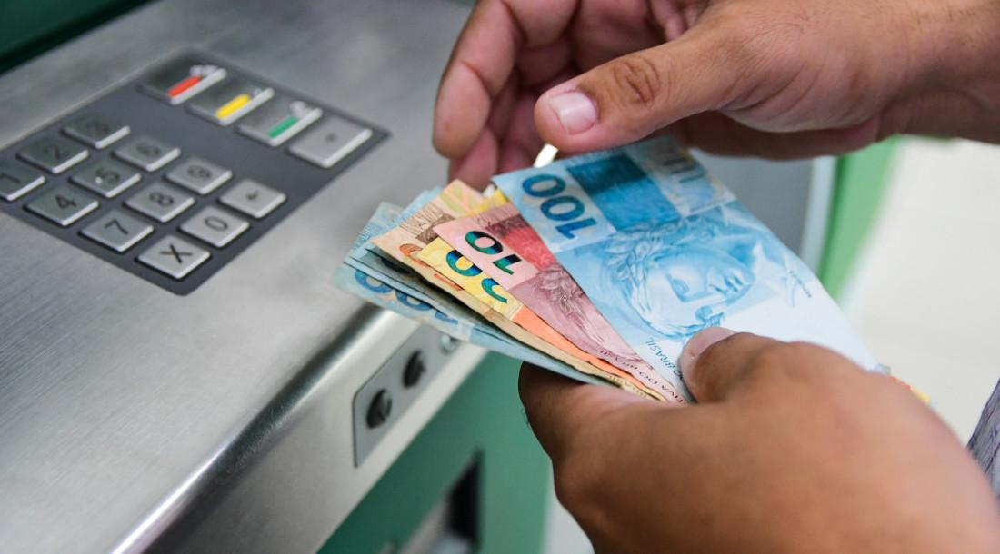 Primeira parcela do 13º dos aposentados sai esta semana; veja calendário