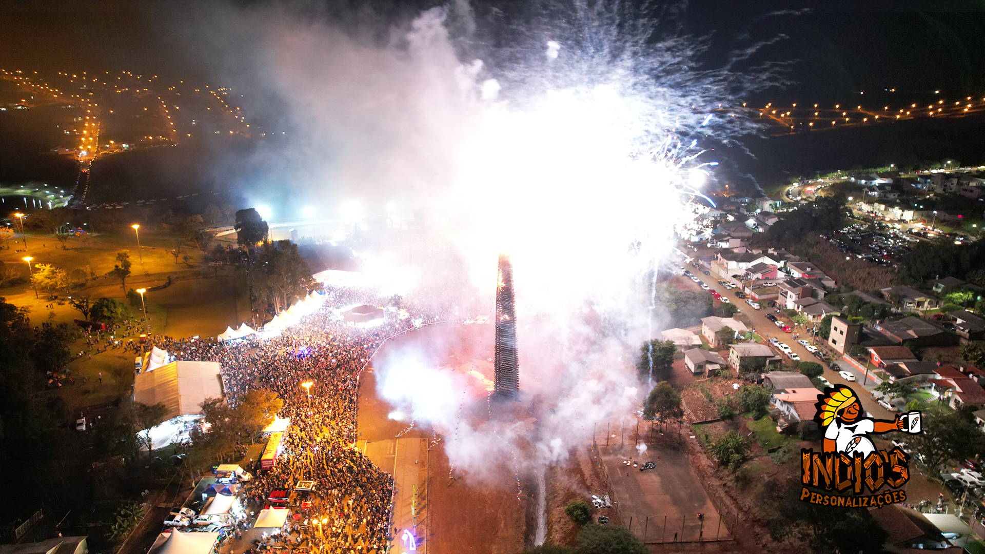 A Imponente Fogueira de São João ilumina o município e impulsiona a economia