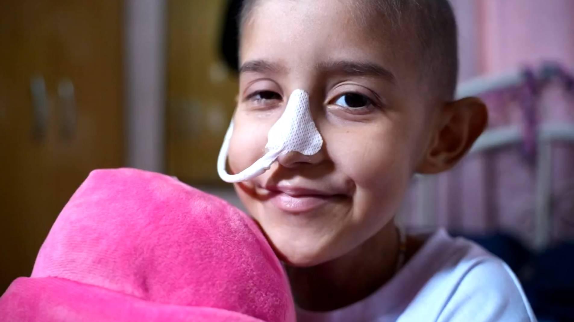 Governo do Estado vai comprar remédio de R$ 2,4 milhões para menina de Cascavel