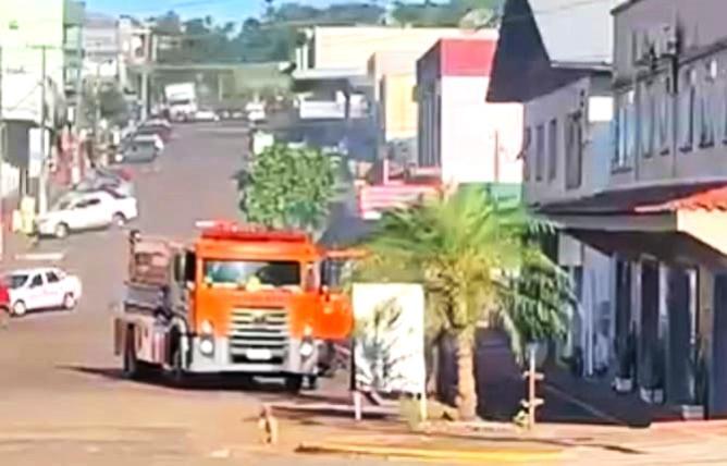 Incêndio atinge depósito da Churrascaria do Kiko em São Jorge D’Oeste