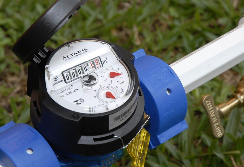 Queima de equipamento afeta abastecimento de água em São Jorge D'Oeste.