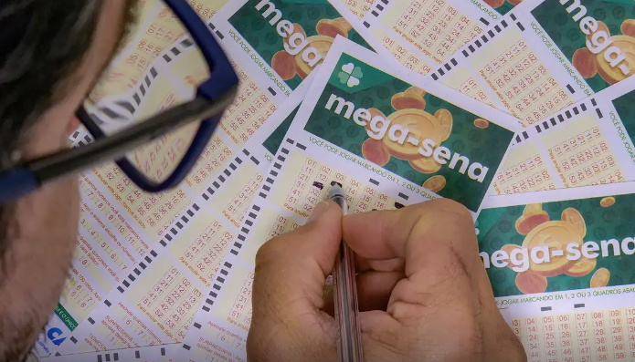 Mega-Sena acumula e prêmio vai a R$ 6 milhões