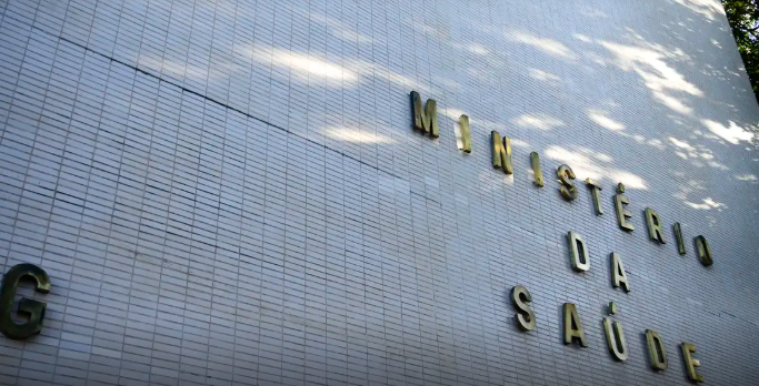 Ministério da Saúde anuncia retomada de obras em 290 municípios