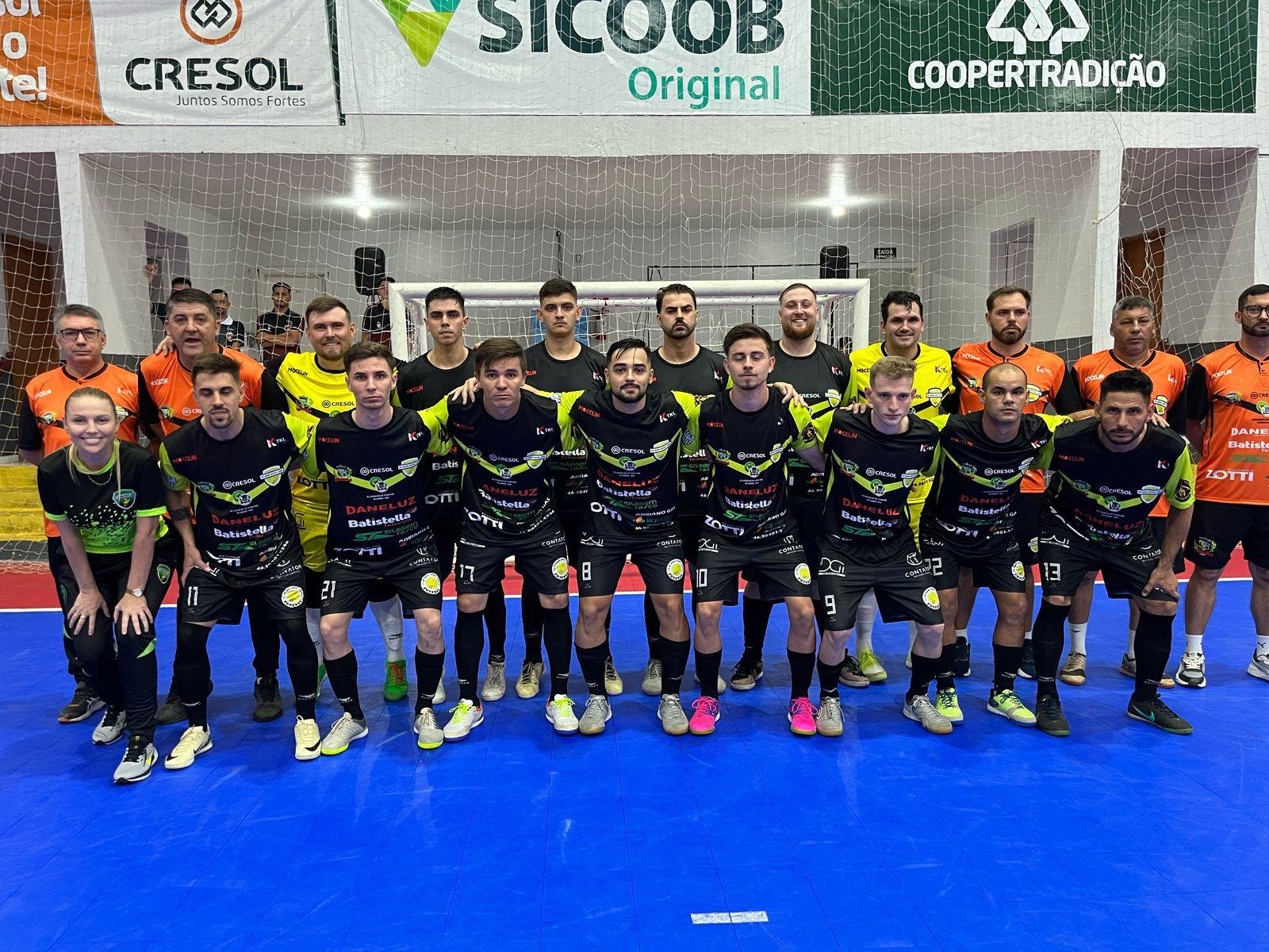 São Jorge D’Oeste estreia com vitória na Série Bronze e ganha força com torcida organizada.