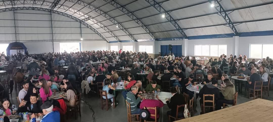 3º Costelão do Rotary reúne centenas de pessoas em São Jorge D’Oeste e fortalece ações sociais