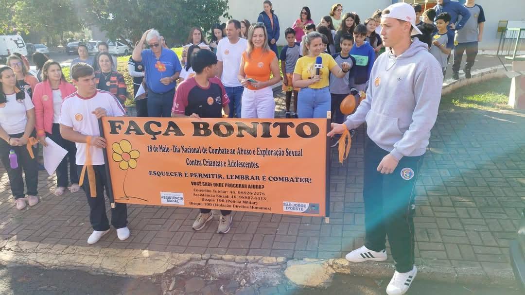 São Jorge D’Oeste promove caminhada do Maio Laranja em defesa da infância e adolescência