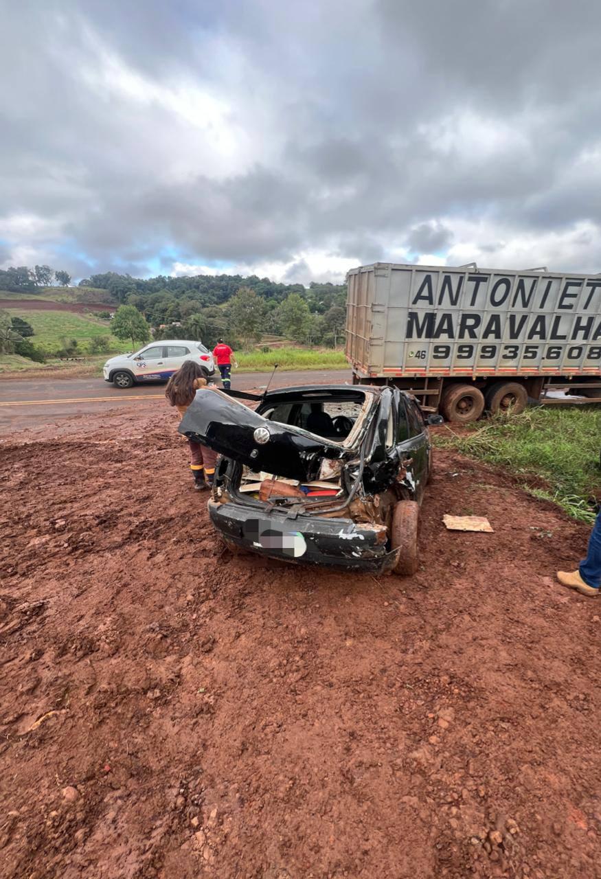 Acidente entre carro e caminhão mobiliza equipes de emergência na PR-475, em São Jorge D’Oeste