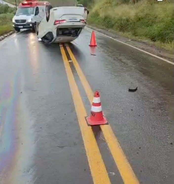 Capotamento é registrado na PR-158 em Saudade do Iguaçu