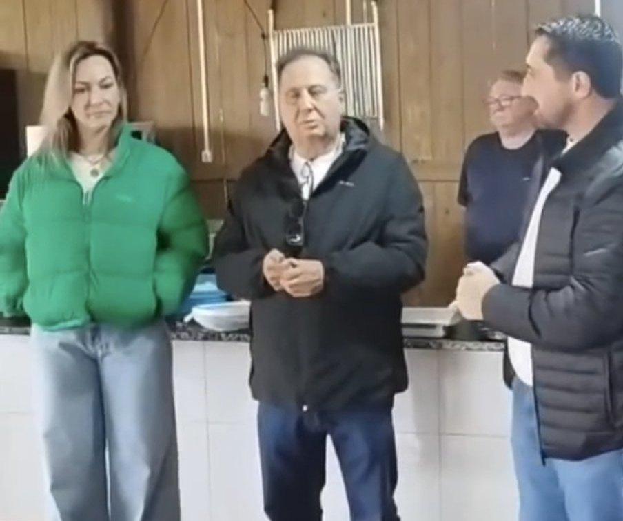 Prefeito Gelson Coelho destaca apoio da família Litro para obra de revitalização da Avenida Prefeito Adelarte Debortoli
