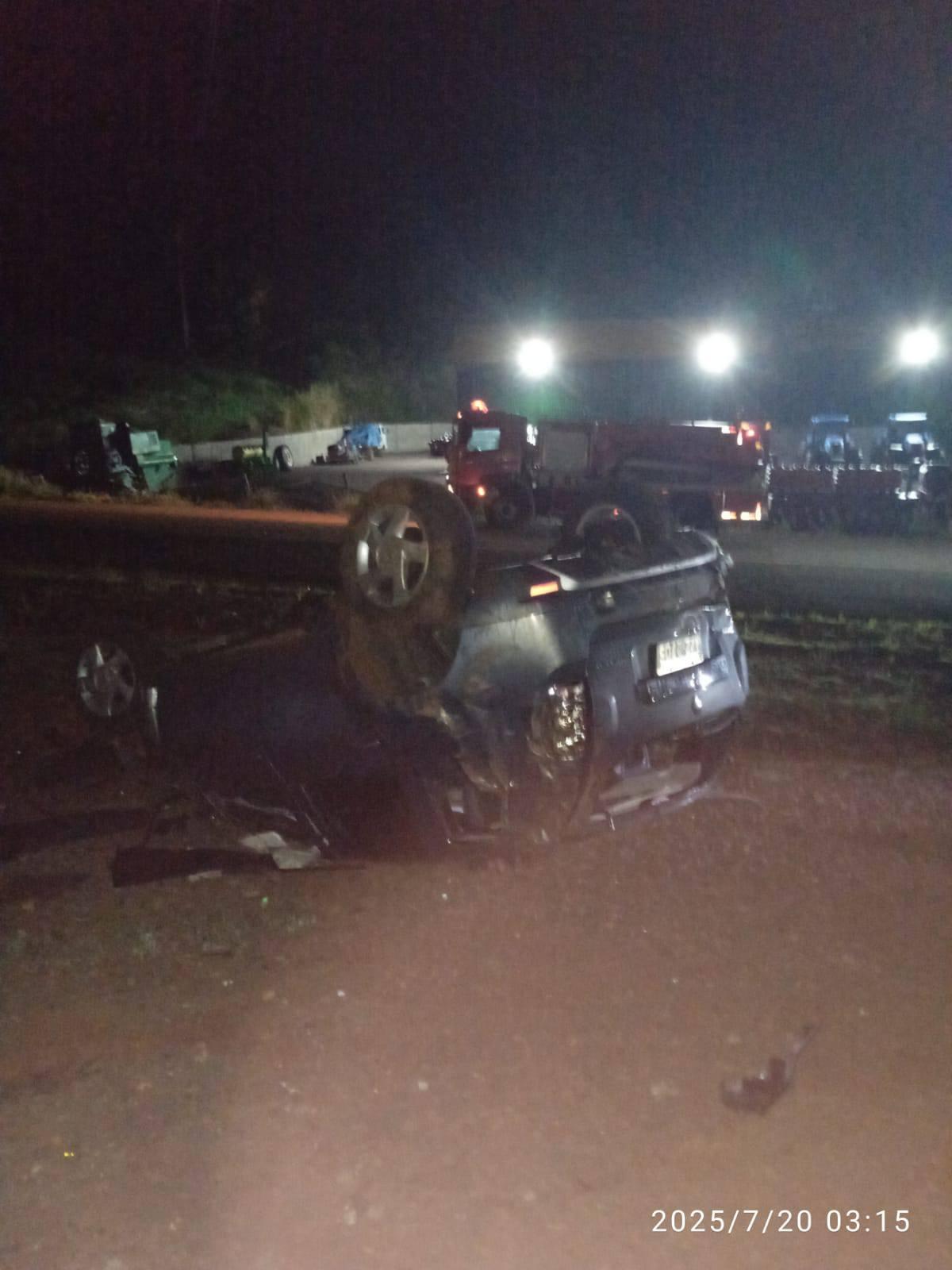 Capotamento na madrugada deste Domingo deixa dois homens feridos na PR-281em São Jorge D’Oeste