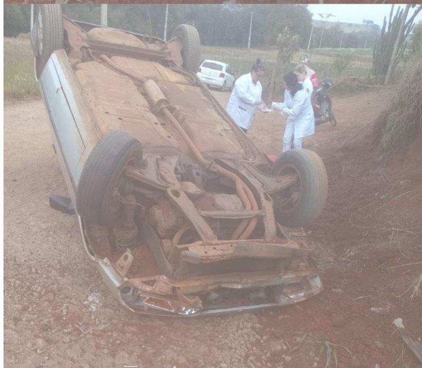 Acidente com capotamento mobiliza equipes de socorro em Verê