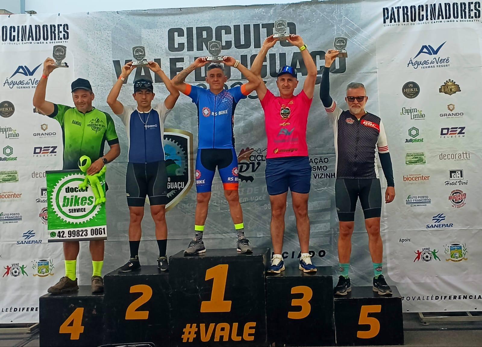 Atletas de São Jorge D’Oeste brilham na etapa final do Circuito Vale do Iguaçu de MTB