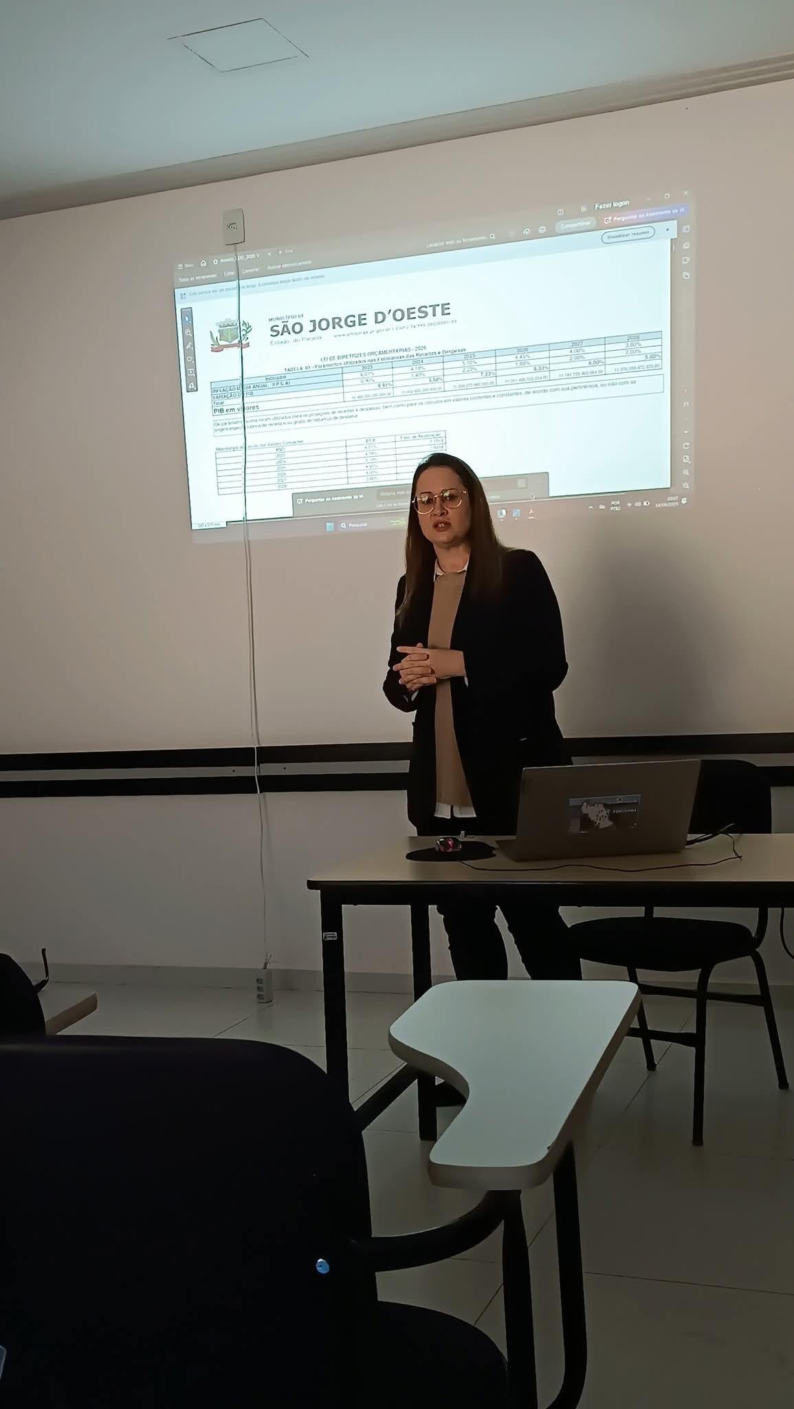 Contabilidade da Prefeitura Municipal faz apresentação da LDO e destaca projeções orçamentárias para os próximos quatro anos