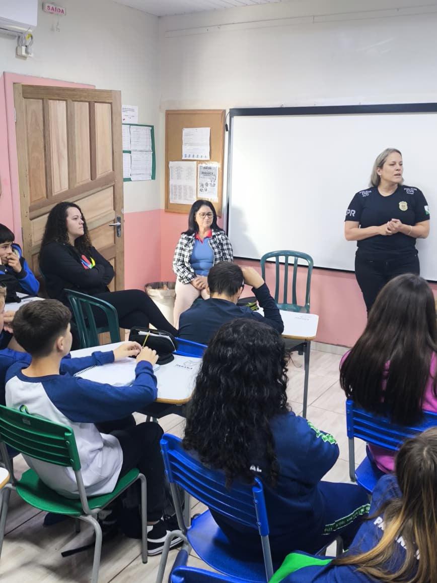 Polícia Civil promove palestra sobre violência doméstica e bullying em escola de São Jorge D’Oeste