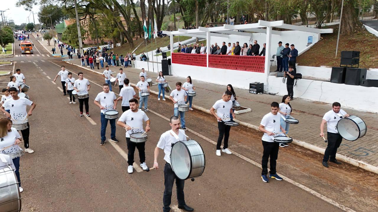 São Jorge D’Oeste celebra o 7 de Setembro com desfile cívico na Avenida Iguaçu