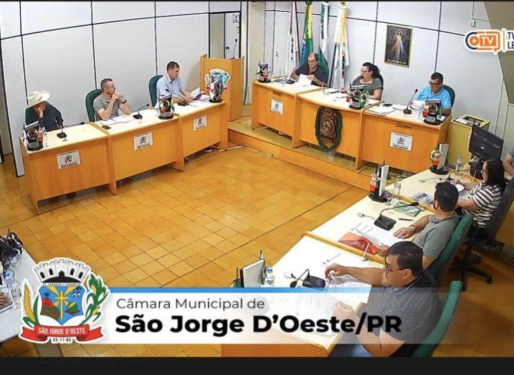 Câmara de São Jorge D’Oeste aprova desmembramento de imóvel, ajustes legislativos e cessão de área para empresa de transportes