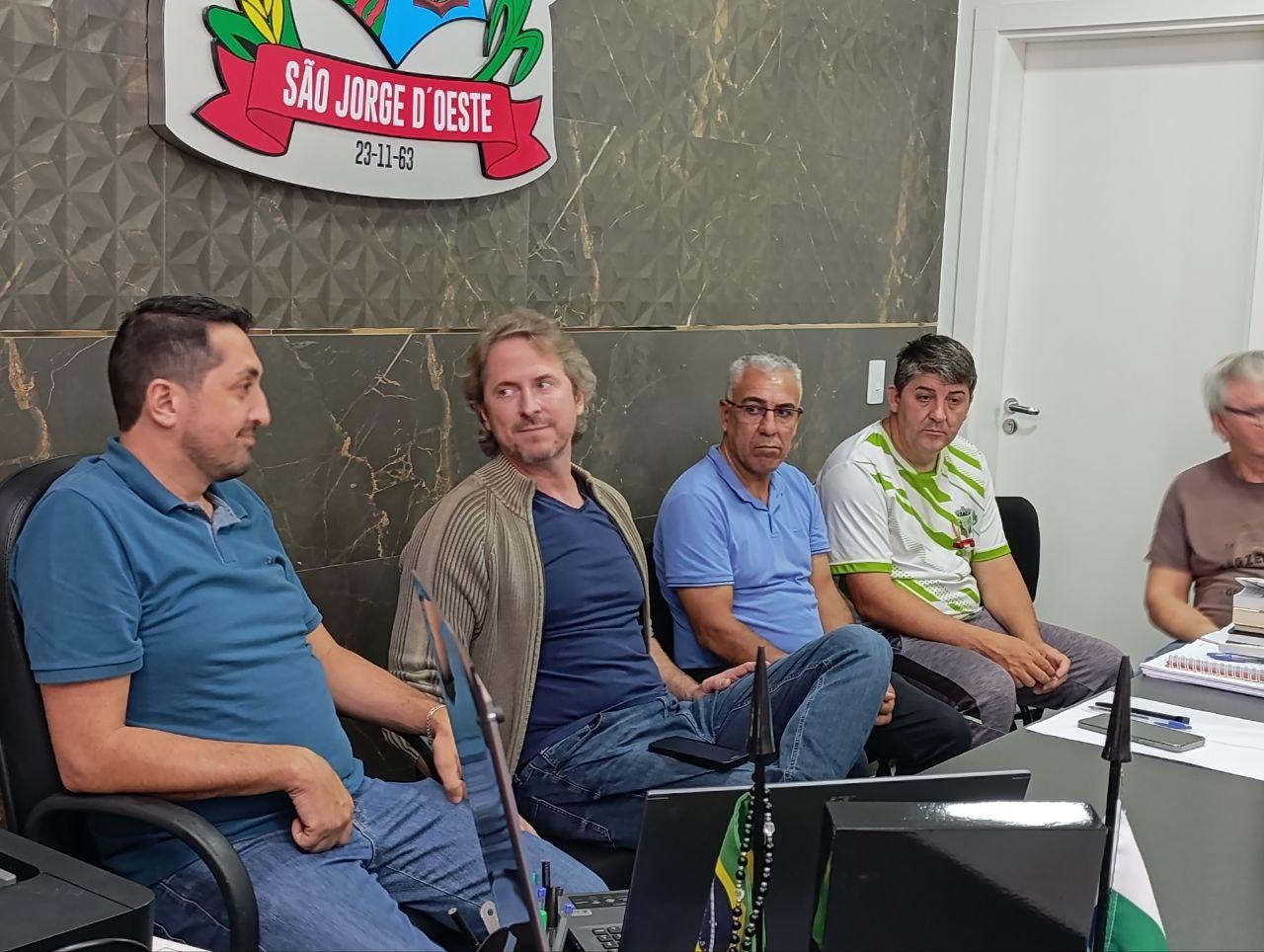 Deputado Federal Zeca Dirceu visitou São Jorge D'Oeste nesta manhã de quarta-feira (19).