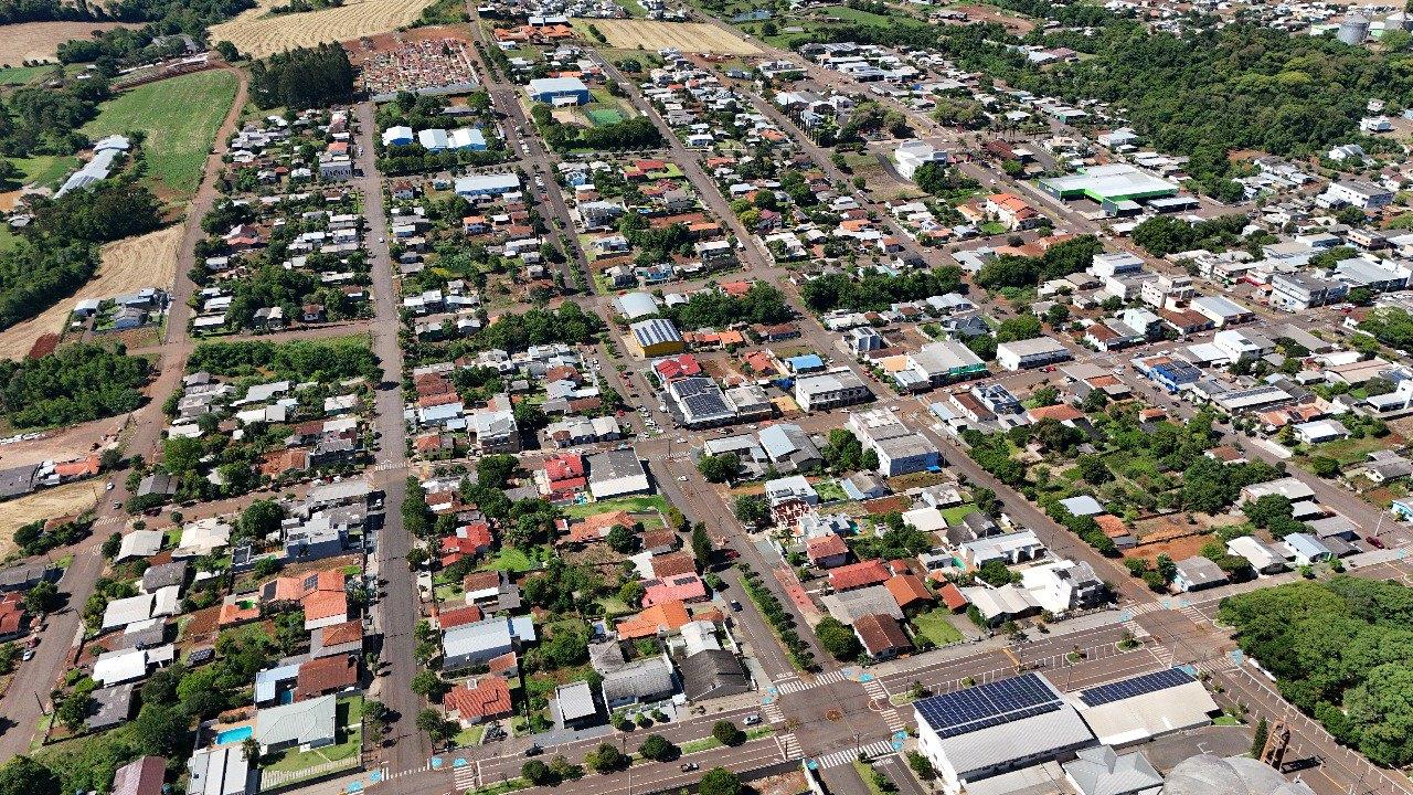 Prefeito Gelson Coelho retorna de Curitiba com maior pacote de investimentos da história  para São Jorge D’Oeste