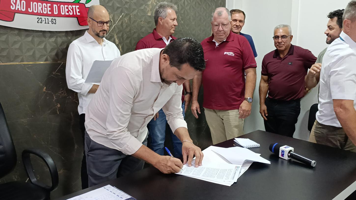 Governo Municipal formaliza concessão para base logística e reforça arrecadação em São Jorge D’Oeste