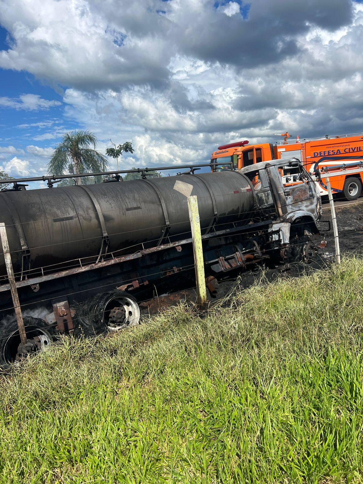 Incêndio destrói caminhão leiteiro e atinge vegetação às margens da PR-475 em São Jorge D’Oeste