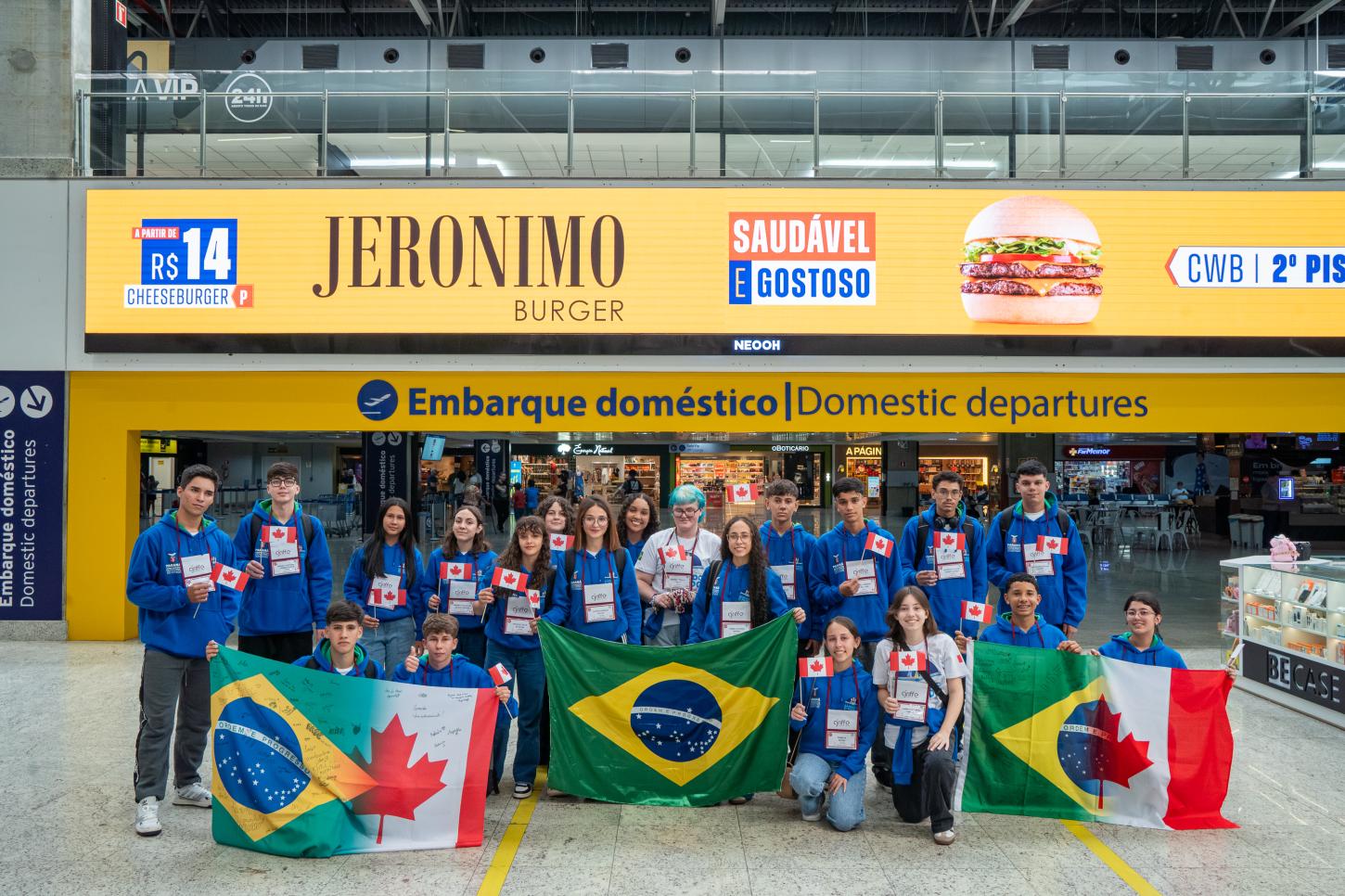 Primeiro voo para o Canadá do Ganhando o Mundo 2026 leva 20 estudantes paranaenses