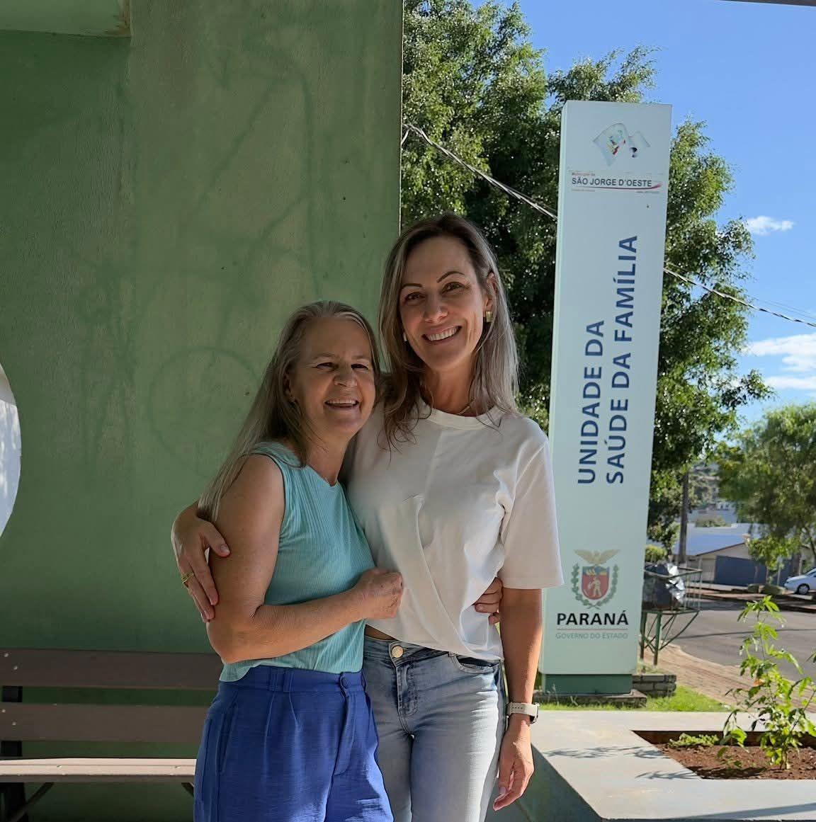 Secretaria de Saúde presta homenagem à servidora Izabel Minte por trajetória de dedicação ao serviço público