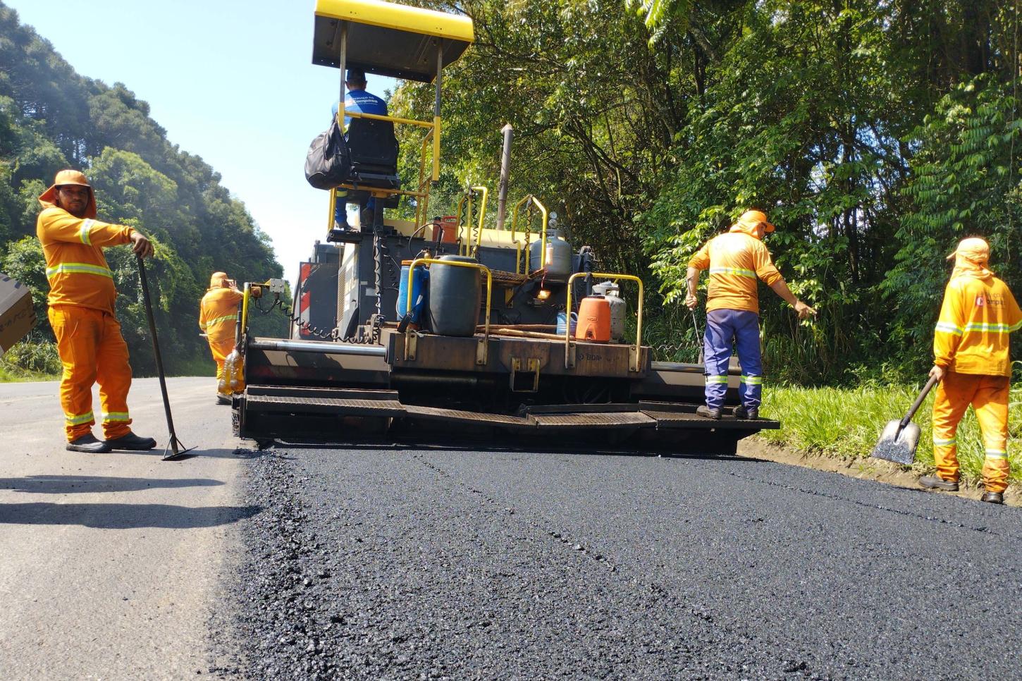 R$ 4 bilhões: Estado firma contratos para conservação do pavimento de rodovias