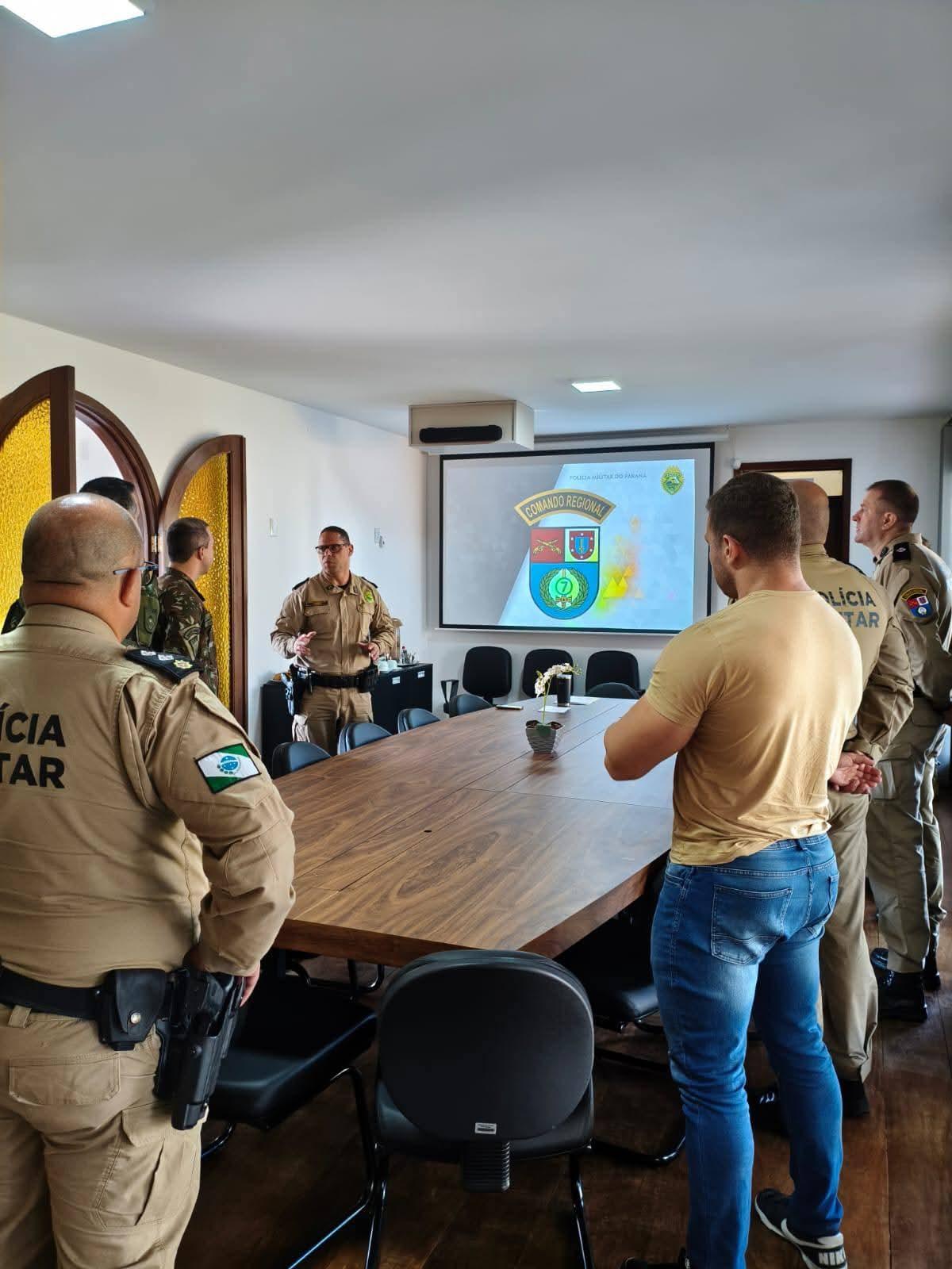 7º CRPM recebe visita técnica do Exército e reforça integração entre forças de segurança no Paraná