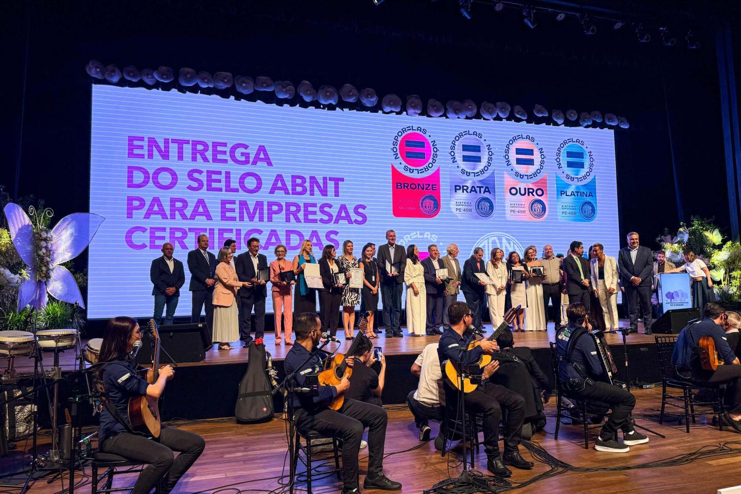 Casa Civil é 1º órgão do Estado a receber o selo “Nós Por Elas” de enfrentamento à violência contra mulher