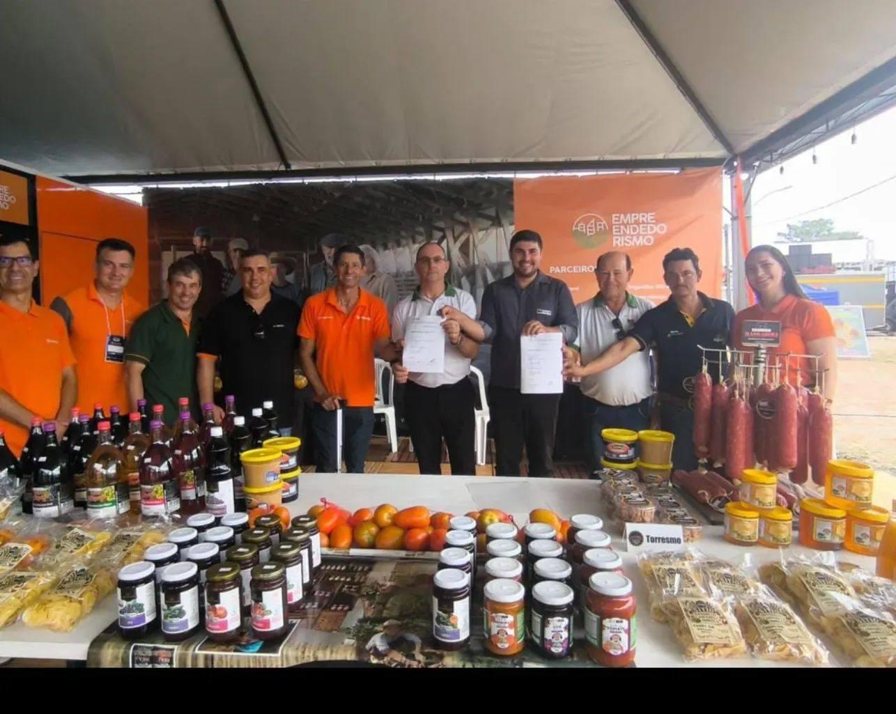 Convênio firmado na Expobel fortalece assistência técnica à agricultura familiar de São Jorge D’Oeste