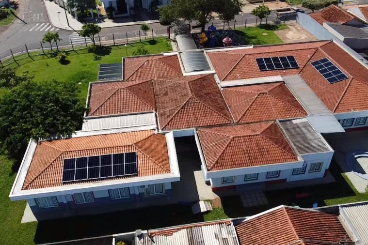 Instalação de sistemas de geração solar da Copel avança em escolas públicas do Paraná