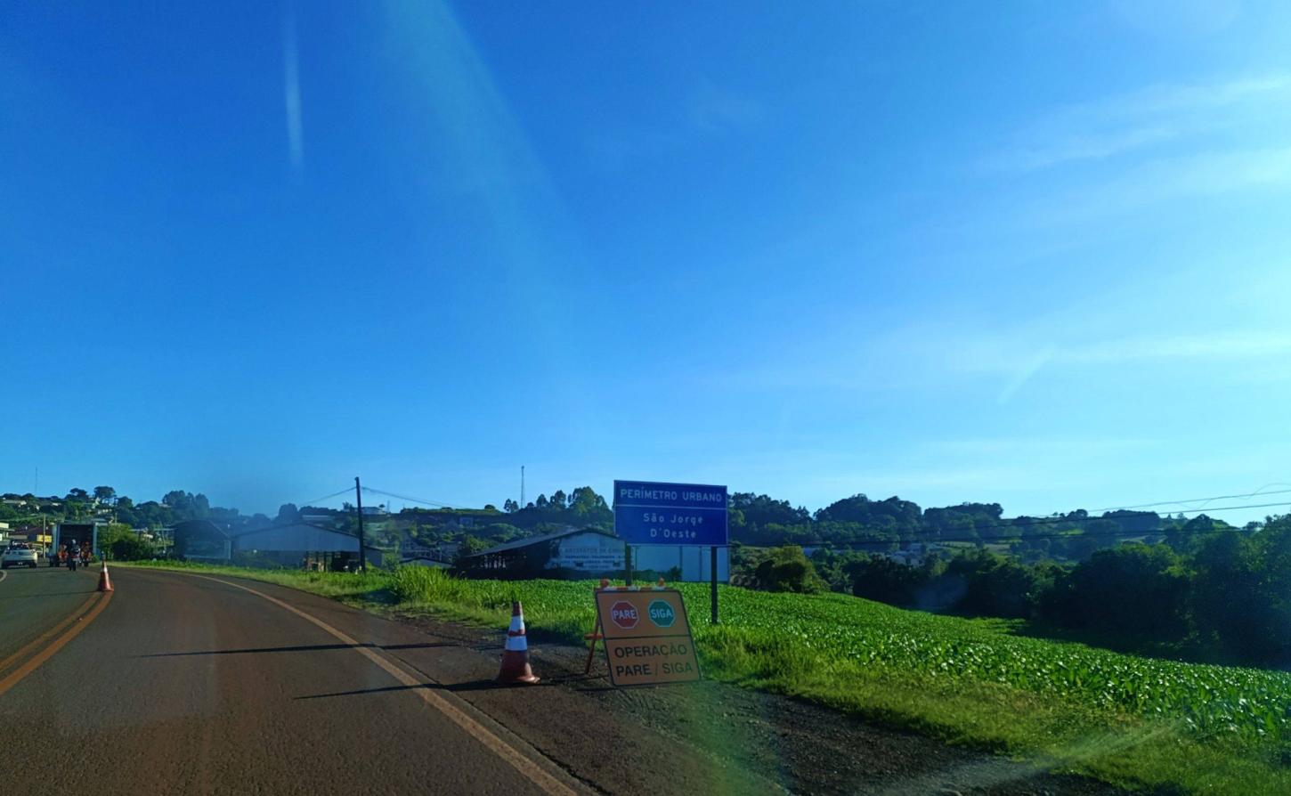 Quem passa por São Jorge D’Oeste vai encontrar um trecho com sistema Pare e Siga