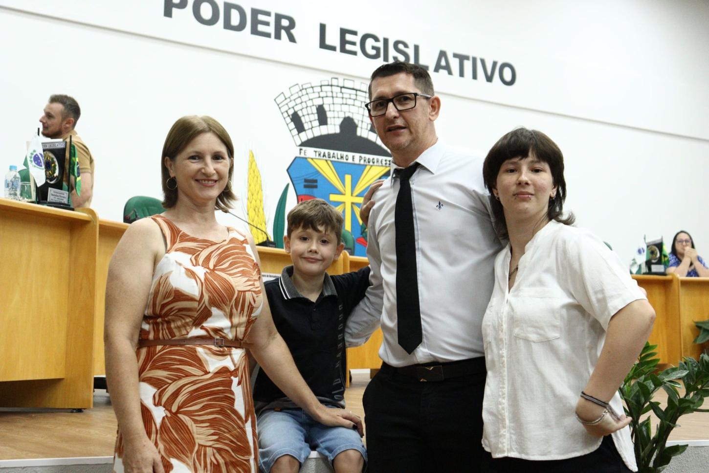 Sidney Bonetti assume cadeira no Legislativo em sessão solene na Câmara de São Jorge D’Oeste