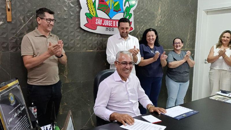 Transmissão de cargo marca novo momento administrativo em São Jorge D’Oeste