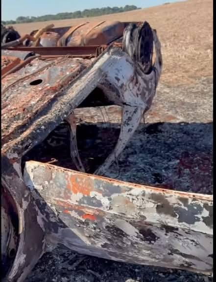 Veículo capota e pega fogo na madrugada de domingo de Páscoa em Dois Vizinhos