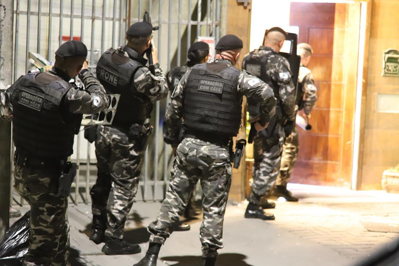 Operação integrada entre PMPR e forças de outros estados prende 26 pessoas por tráfico