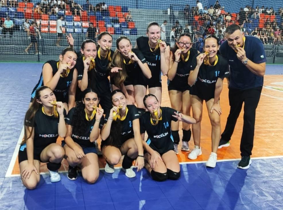 São Jorge D’Oeste conquista ouro no vôlei feminino e faz ginásio “Carecão” pulsar nos Jogos Escolares do Paraná