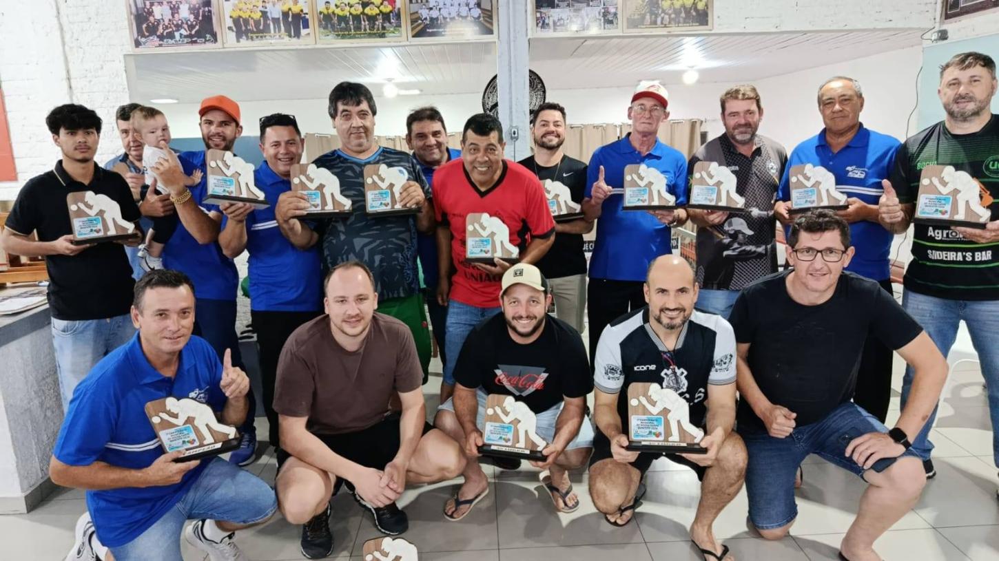 Time do Bordim conquista título do 1º Campeonato Municipal de Bocha Carpe em São Jorge D’Oeste