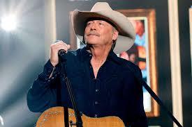 Alan Jackson se despede dos palcos com show histórico em Nashville