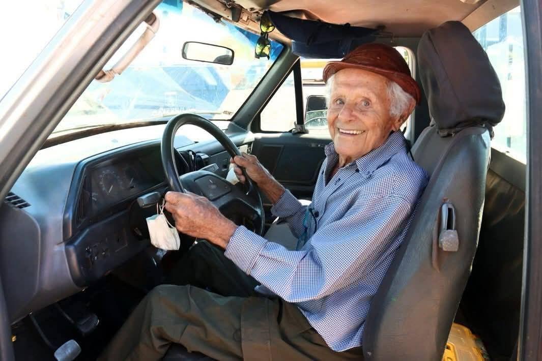 AOS 102 ANOS, PRODUTOR RURAL DO MATO GROSSO DO SUL RENOVA CNH E DIZ: “DAQUI 3 ANOS VOLTO!’’