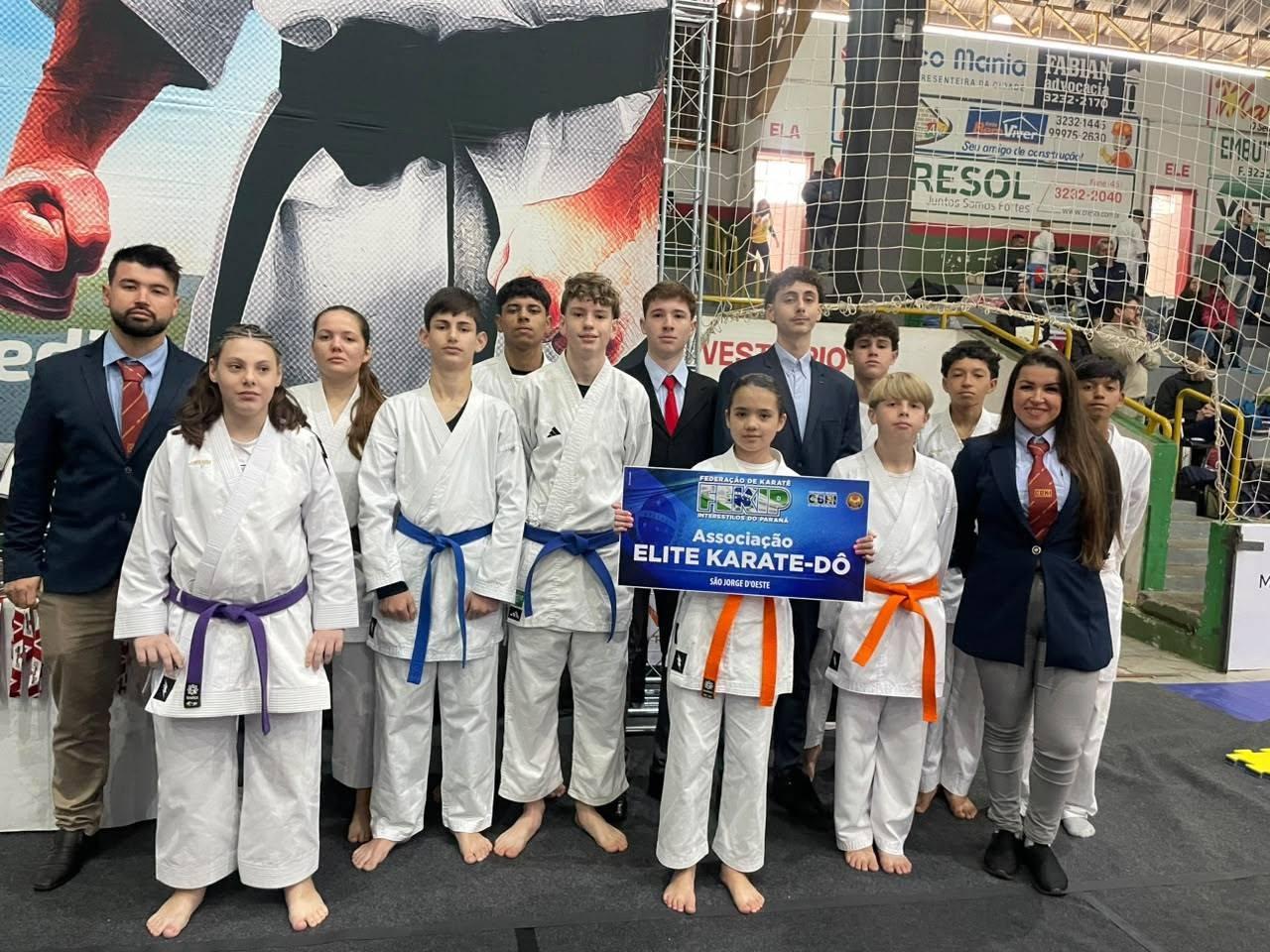 Equipe de São Jorge D'Oeste conquista oito medalhas na 3ª fase do Campeonato Paranaense de Karatê Interestilos