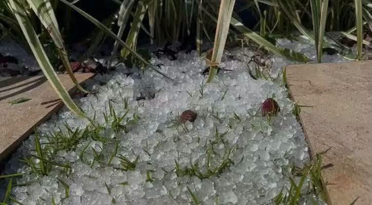 Granizo transforma paisagem em Cascavel