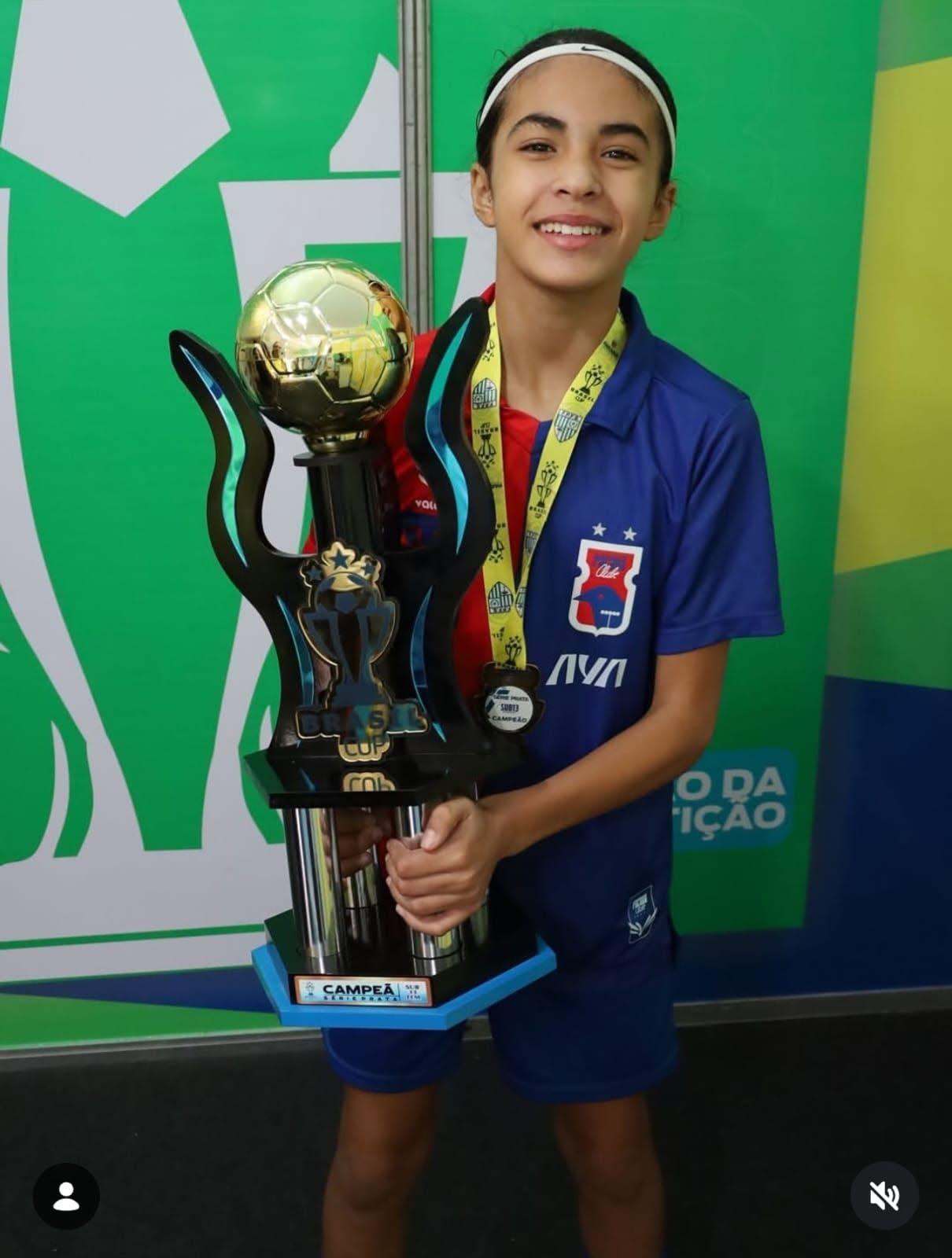 Maria Sofia Camargo: a jóia do esporte paranaense  que começa a escrever sua própria história