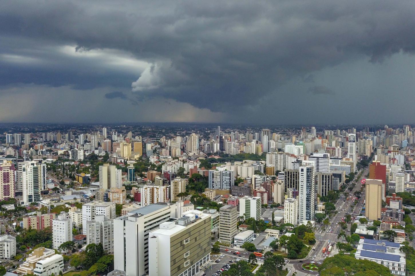 Onda de frio terá semana com tardes geladas abaixo de 16ºC no Paraná