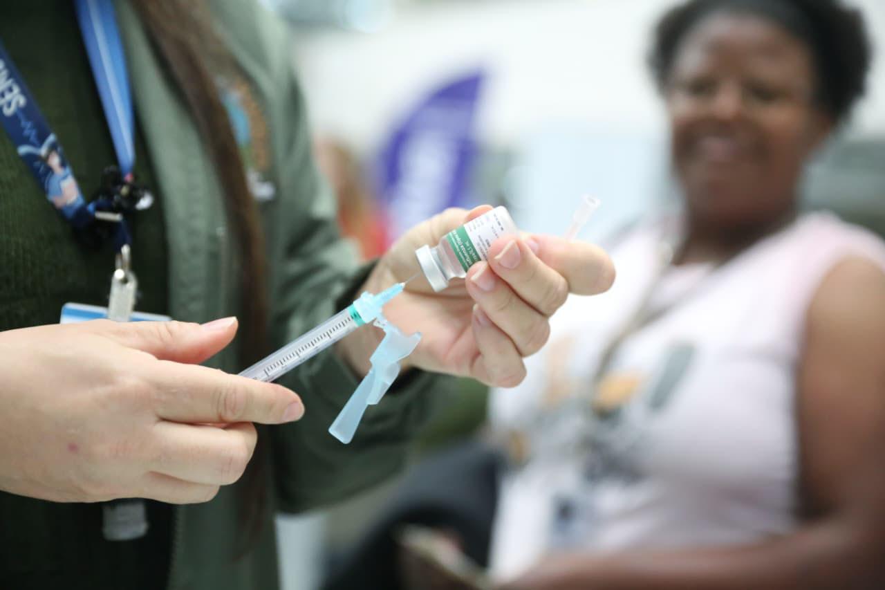Paraná ultrapassa 2 milhões de doses aplicadas contra a gripe e ocupa 5º lugar no Brasil